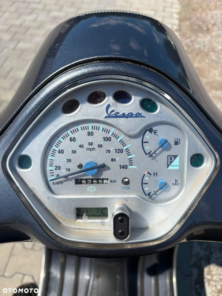 Piaggio Vespa - 15