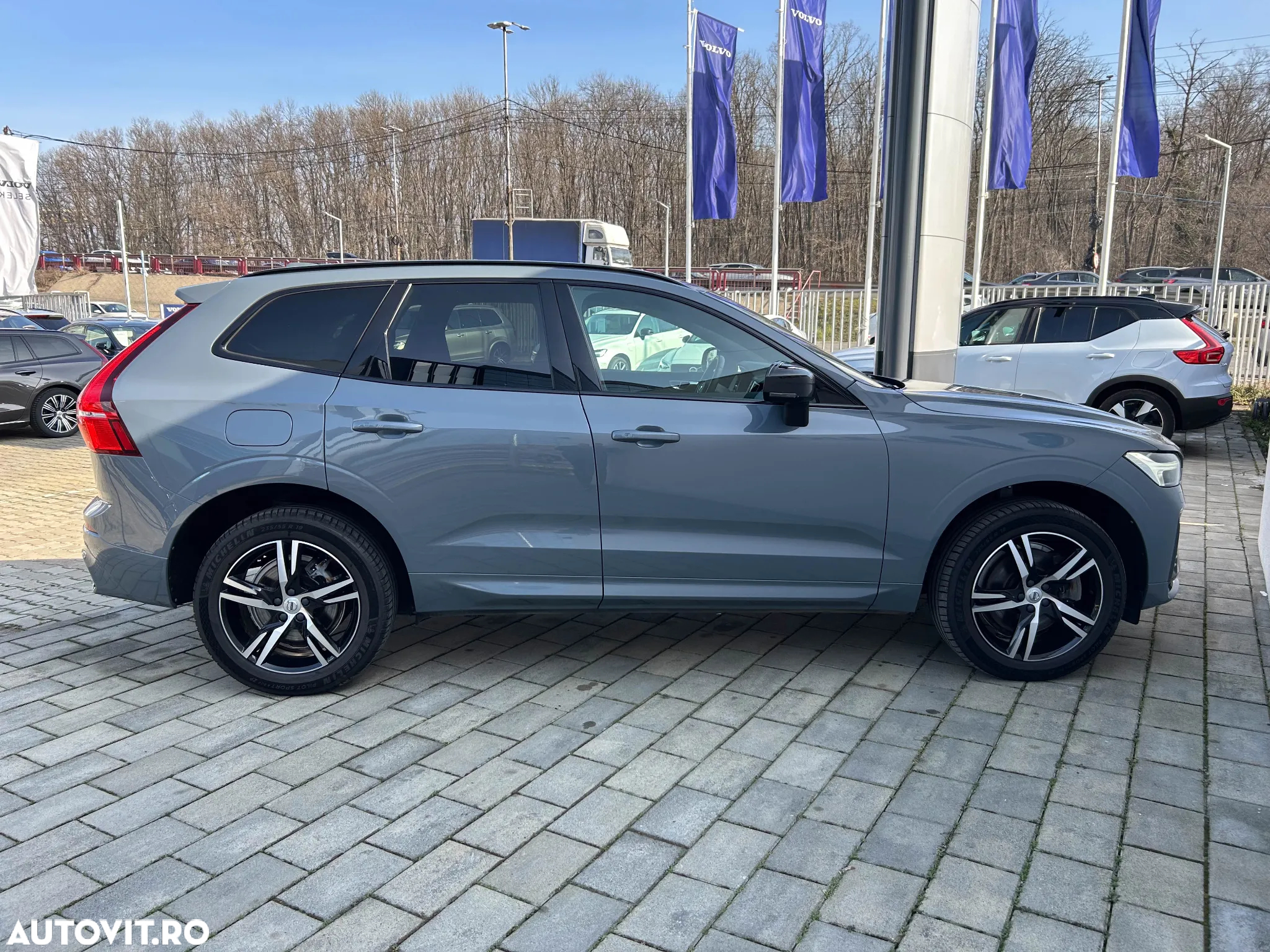 Volvo XC 60 B4 MHEV AT8 AWD R-Design - 35
