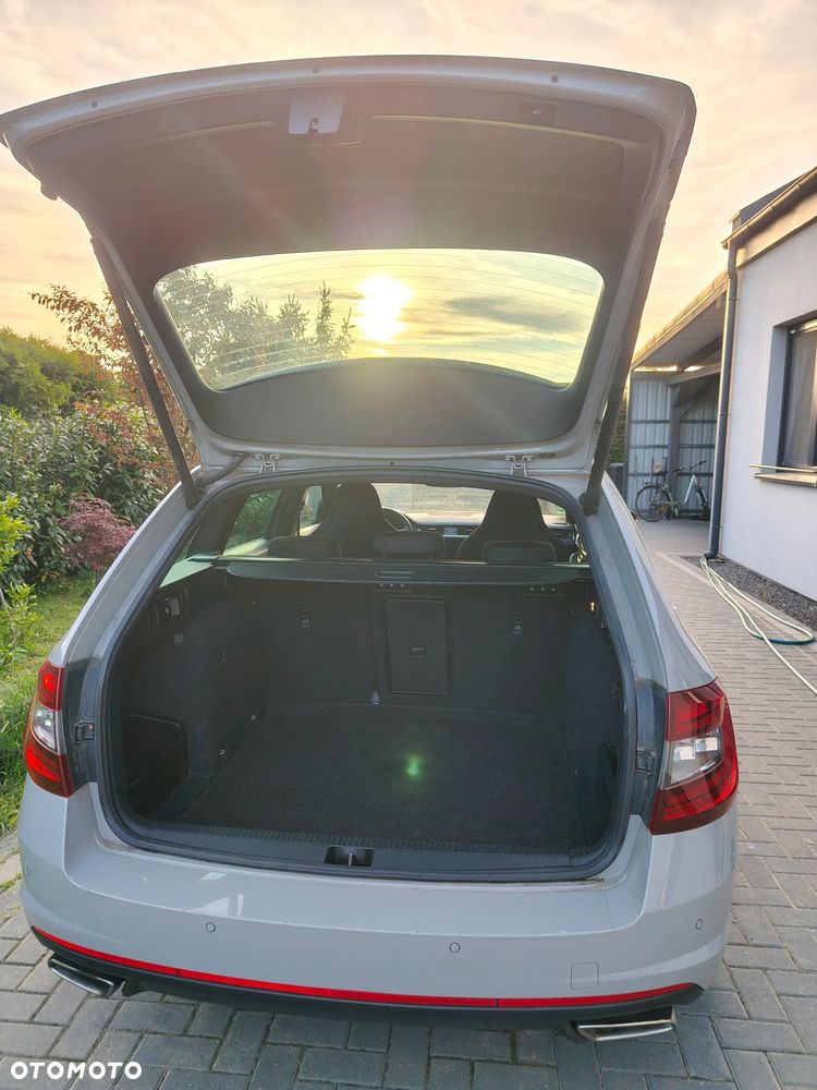 Skoda Octavia 2.0 TDI DSG RS - 5