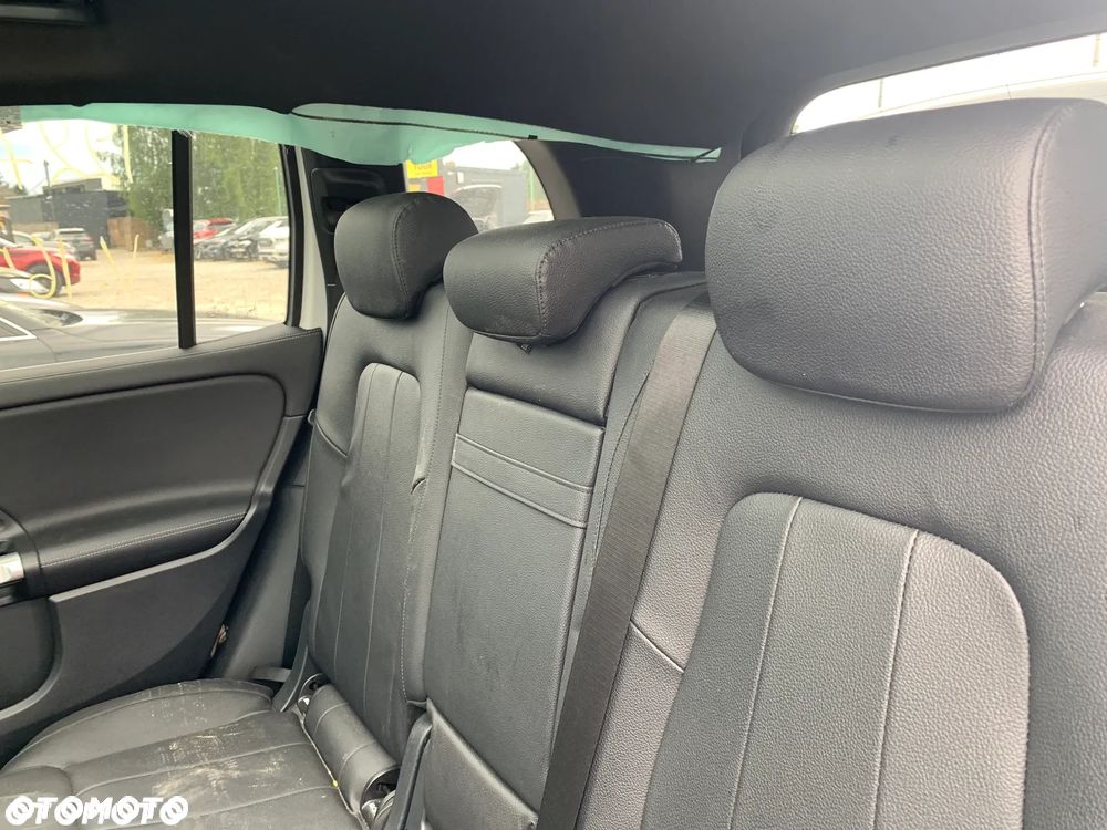 Mercedes-Benz GLB 250 4-Matic 8G-DCT - 12