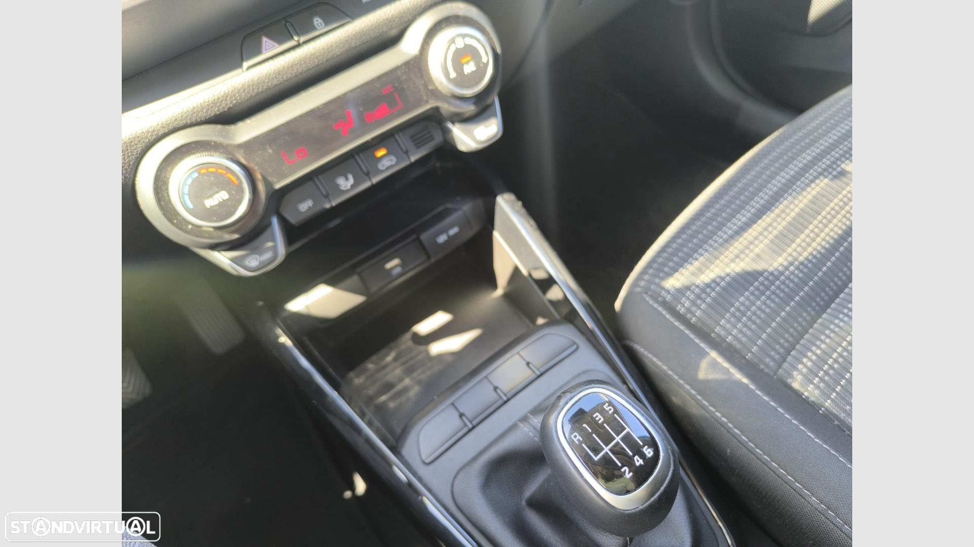 Kia Stonic 1.0 T-GDI Drive - 12