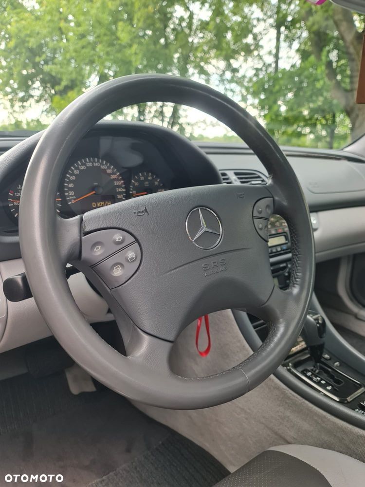 Mercedes-Benz CLK - 21