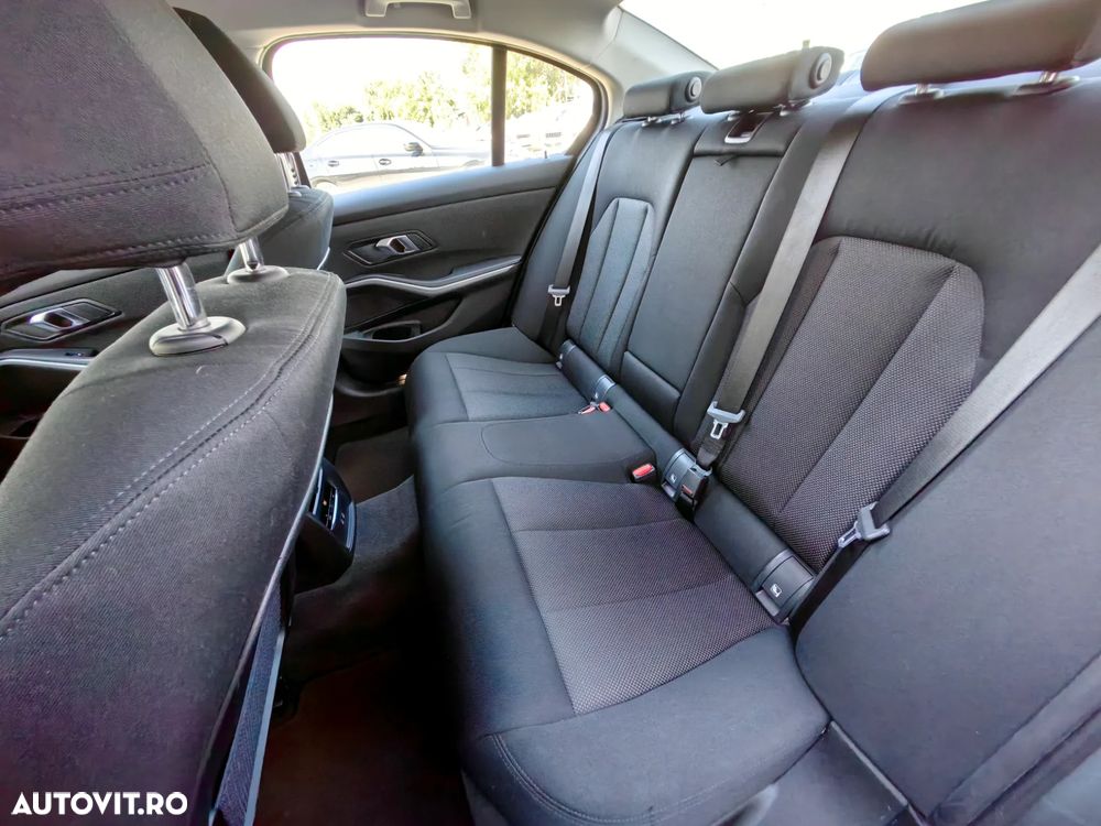 BMW Seria 3 318d Aut. - 9