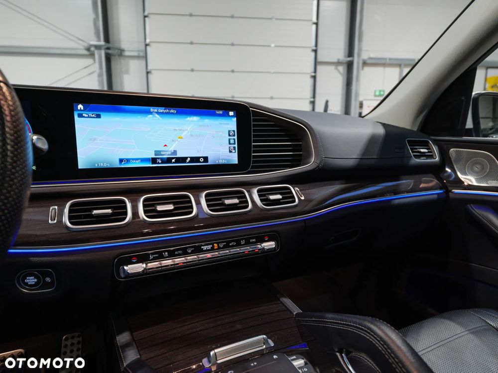 Mercedes-Benz GLS - 26