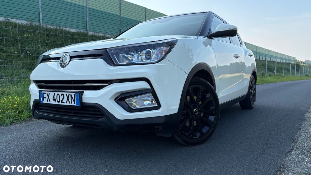SsangYong/KGM Tivoli e-XGi 160 2WD Black+White - 2