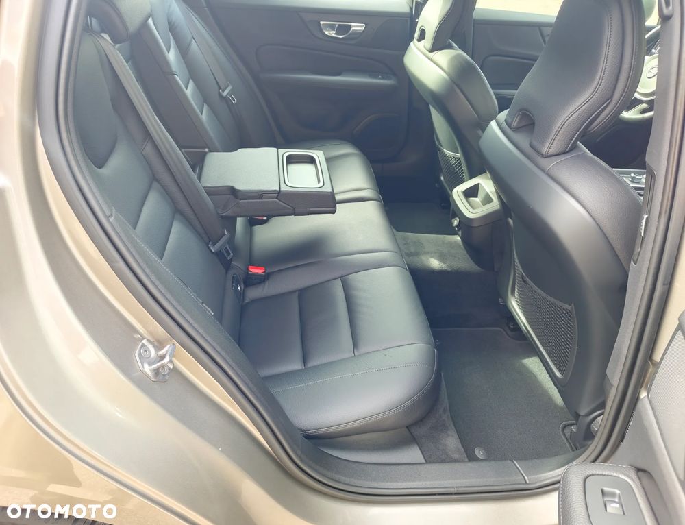 Volvo V60 D3 Geartronic Momentum - 20
