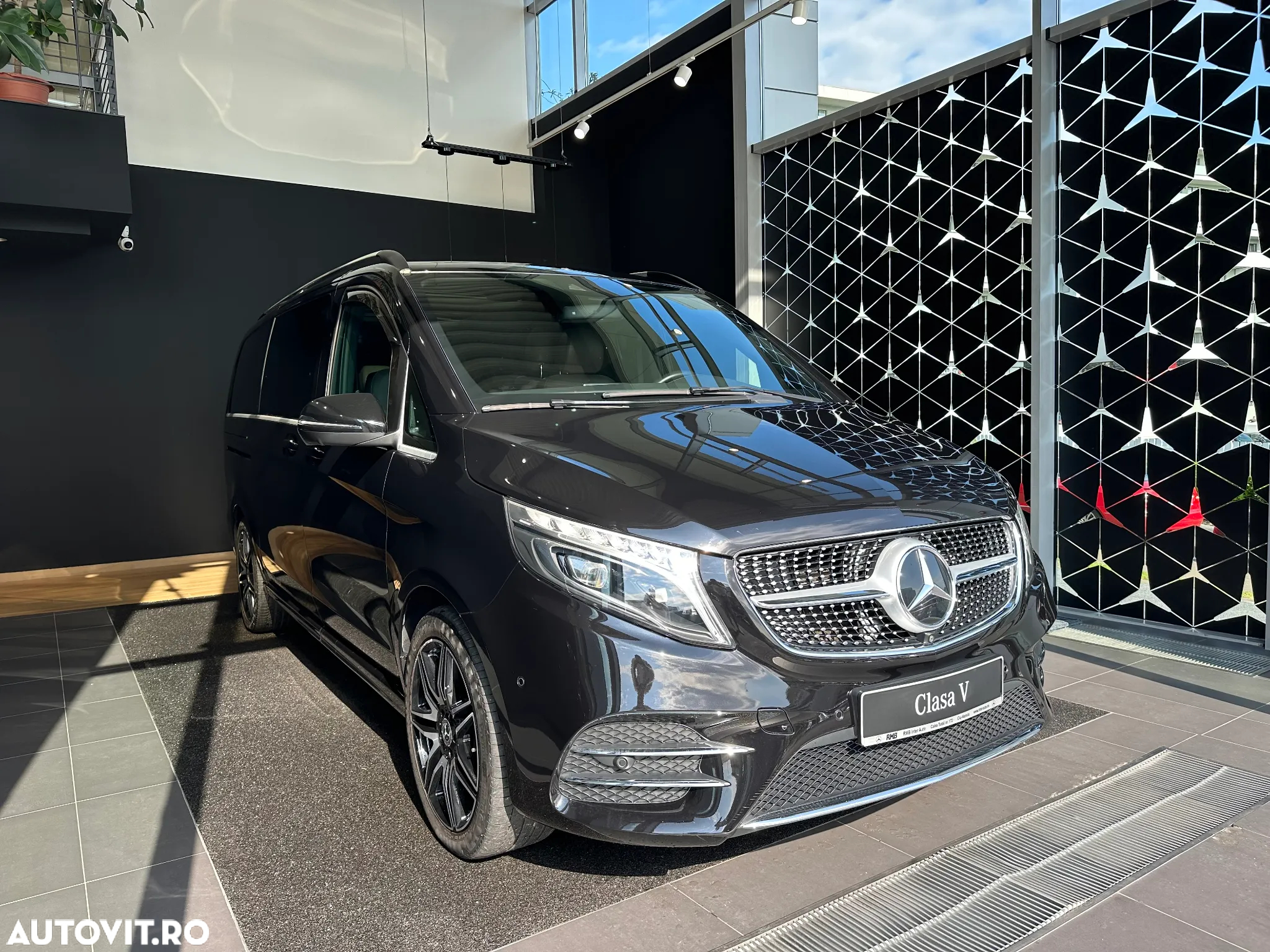 Mercedes-Benz V 300 d lang 4Matic 9G-TRONIC Exclusive Edition - 2
