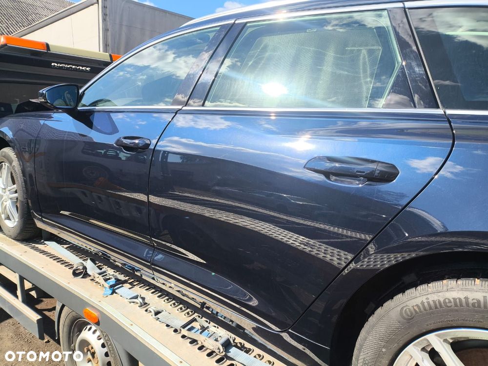 Na części Audi A6 C8 2.0 TDI LX5B drzwi zderzak klapa błotnik deska wyświetlacz fotel kanapa - 12