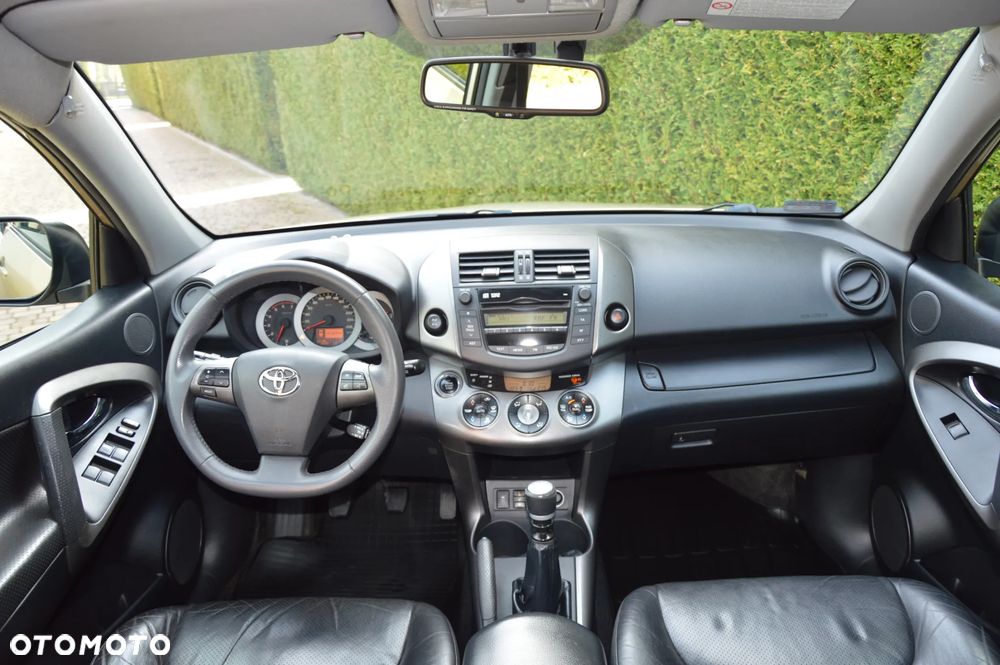 Toyota RAV4 2.2 D-CAT Sol 180 - 18