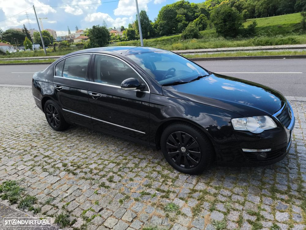 VW Passat 2.0 TDI Trendline BlueMotion - 1