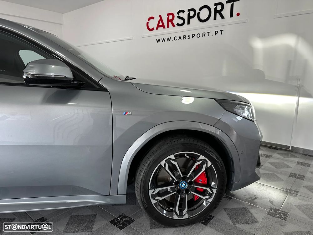 BMW iX2 eDrive20 Pack Desportivo M - 12