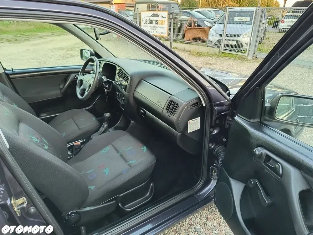 Volkswagen Golf - 10