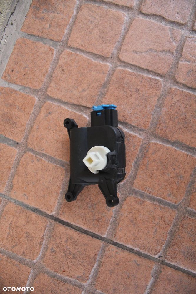 SILNICZEK NAGRZEWNICY VW PASSAT B6 3C1907511B - 2