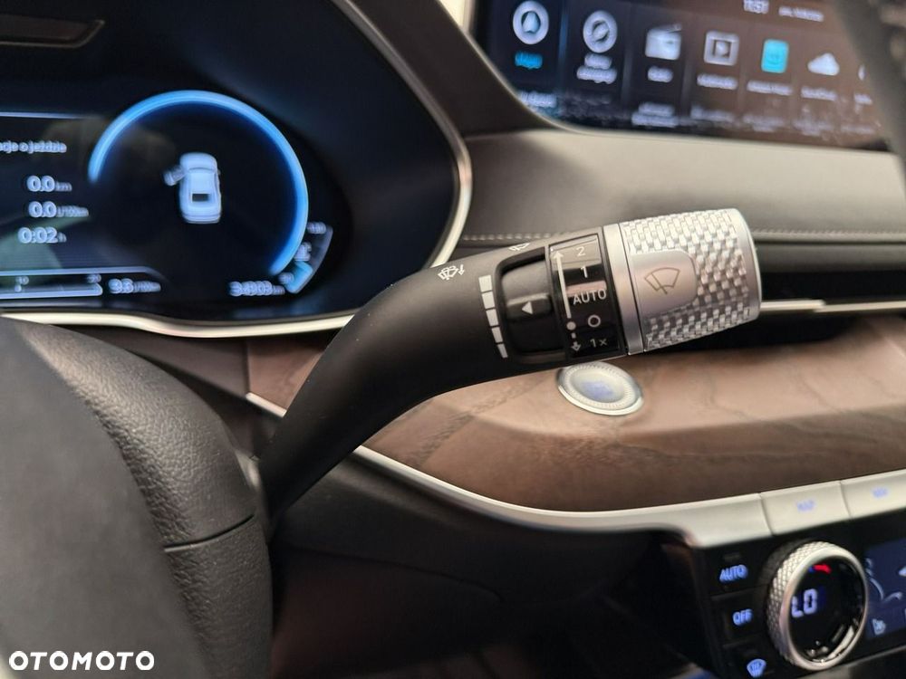 Genesis G80 - 25