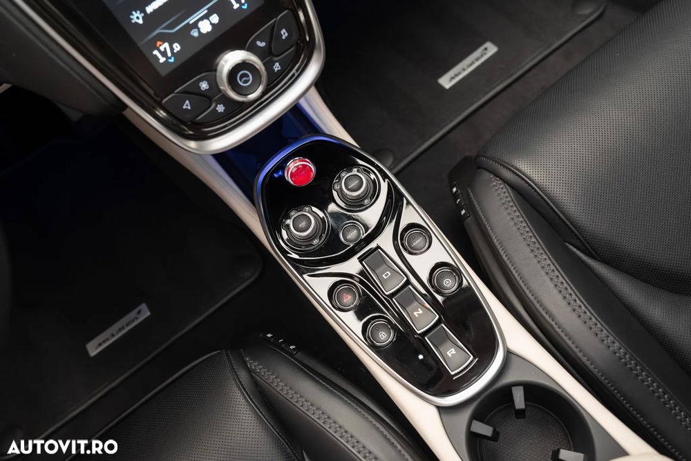 McLaren GT Standard - 16