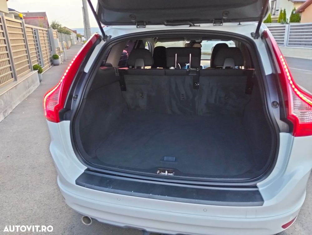 Volvo XC 60 D3 Geartronic Momentum - 11