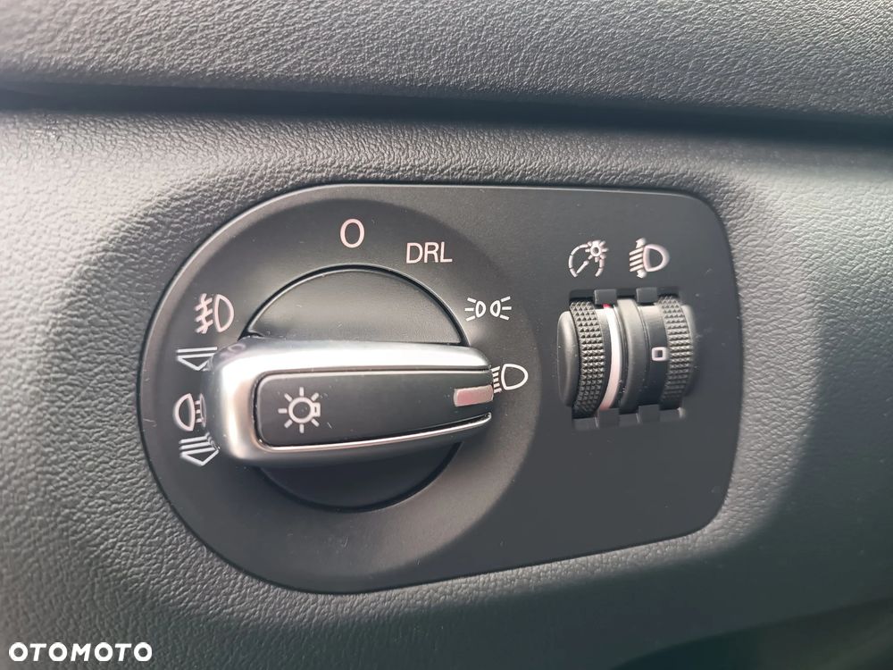 Audi A3 Sportback 1.6 TDI DPF Ambiente - 17