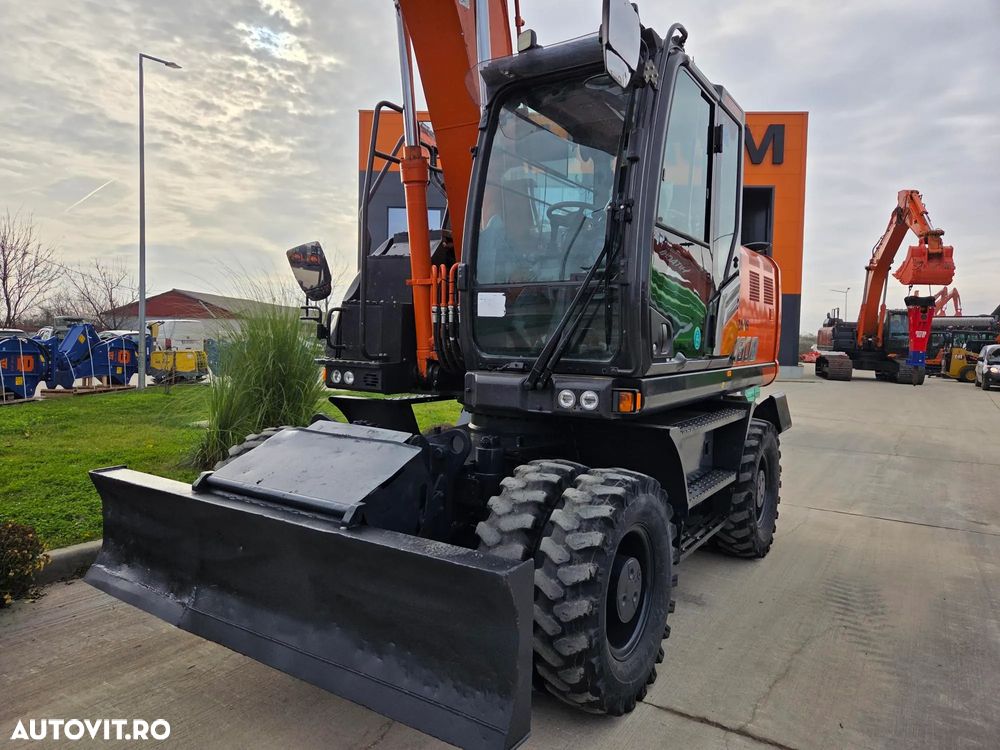 Hitachi PE ROTI, 20t, Cupa NOUA 1,2mc, 2022, 4.565h, LAMA NIVELARE si CALE, inst picon pe brate, consum mediu 7 litri pe ora, Ad sapare 6m, ridica 7 tone, latime 2,49m, Inst picon, camera spate, camere laterale, ULTIMA GENERATIE seria 7,  PROMOTIE-116.900Eur - 18