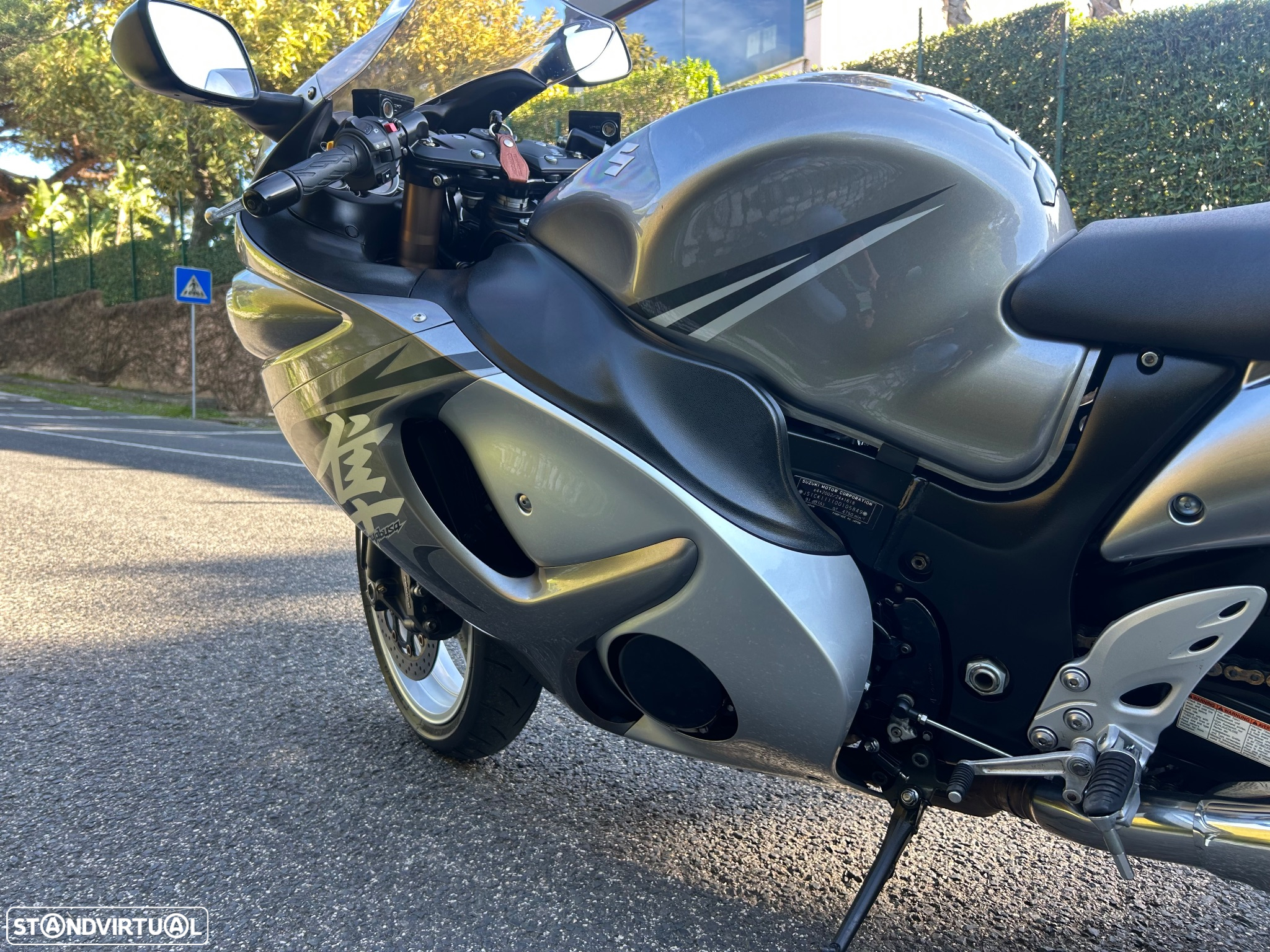Suzuki GSX-R 1300 Hayabusa - 13