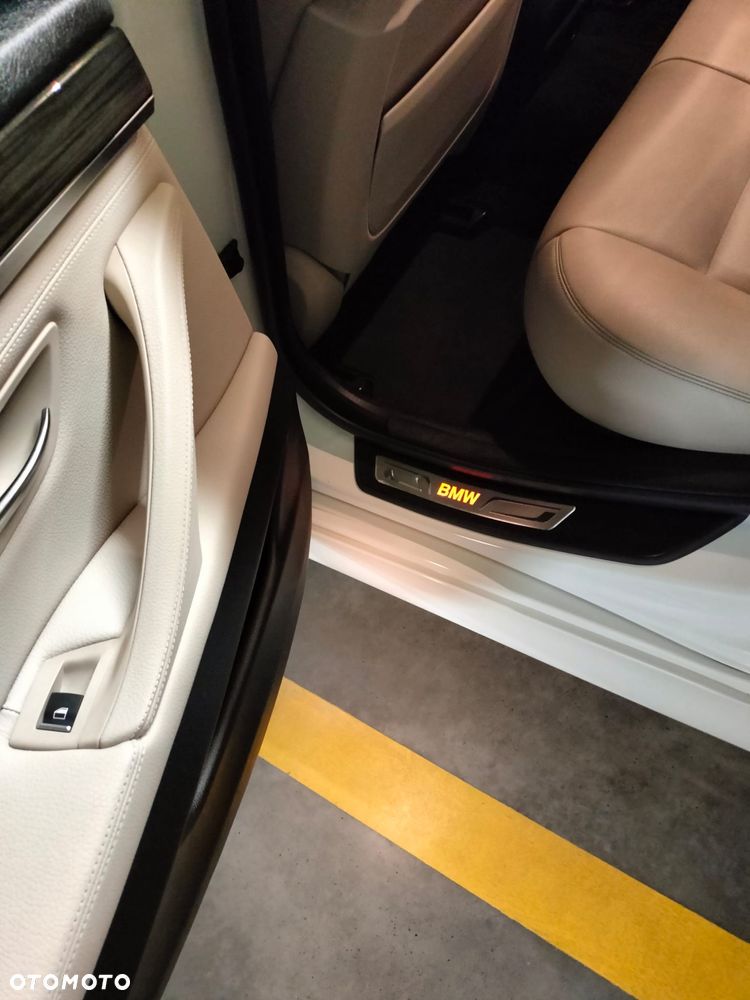 BMW Seria 5 520d xDrive - 36