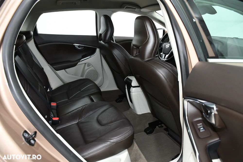 Volvo V40 D2 94g Summum - 15