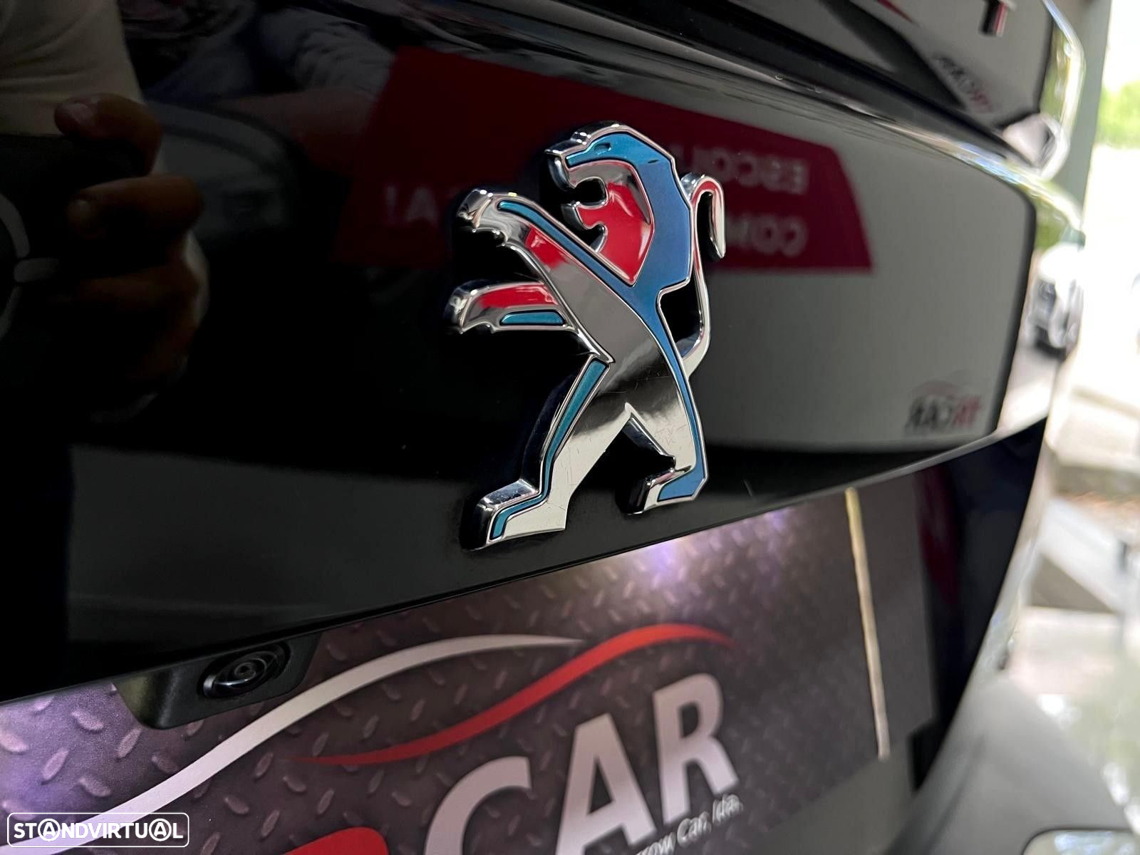 Peugeot e-2008 50 kWh GT - 16