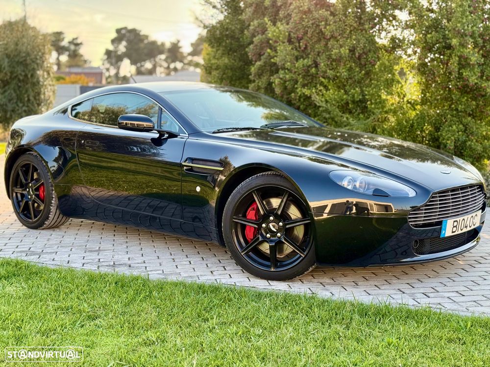 Aston Martin Vantage Coupe V8 - 32