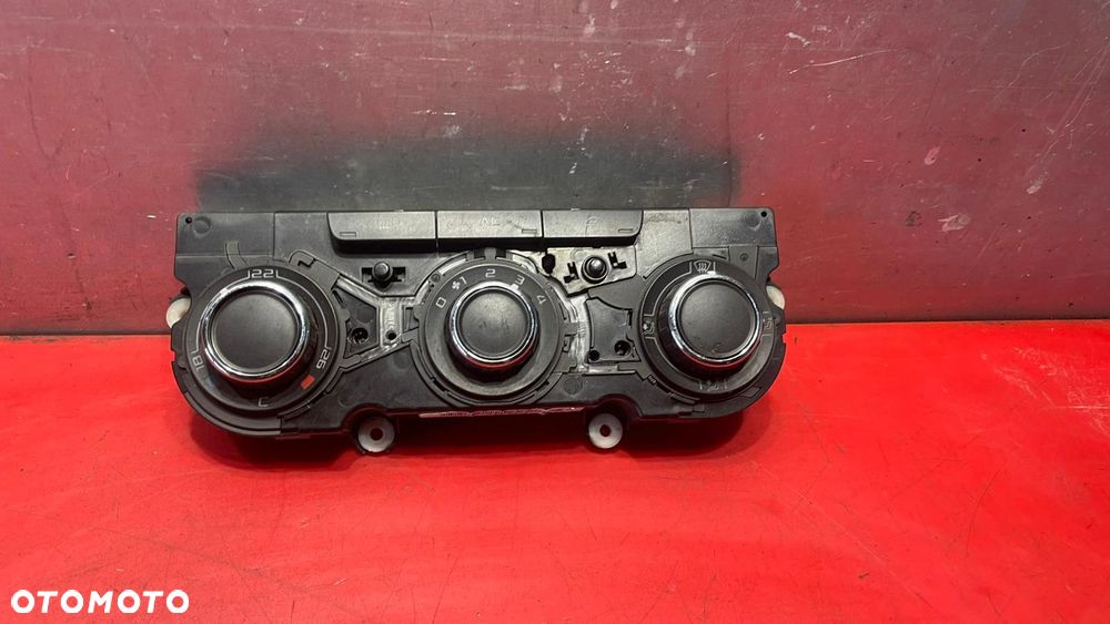 PANEL NAWIEWU KLIMATYZACJI SKODA OCTAVIA II  3T0820047H - 4
