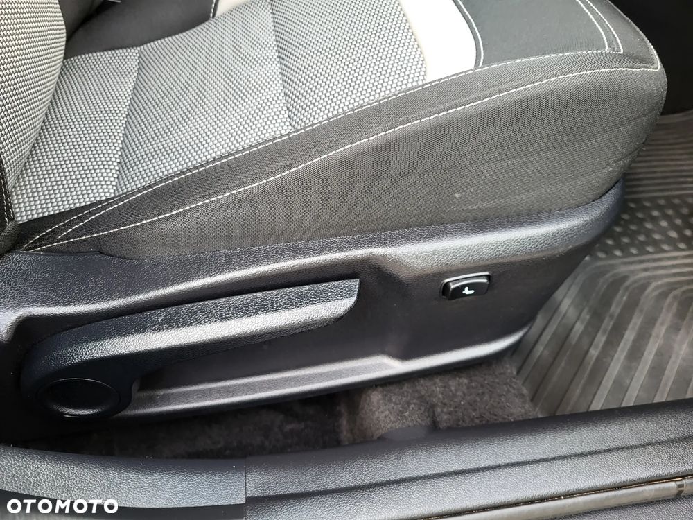 Kia Ceed 1.6 GDI L Business Line DCT - 26