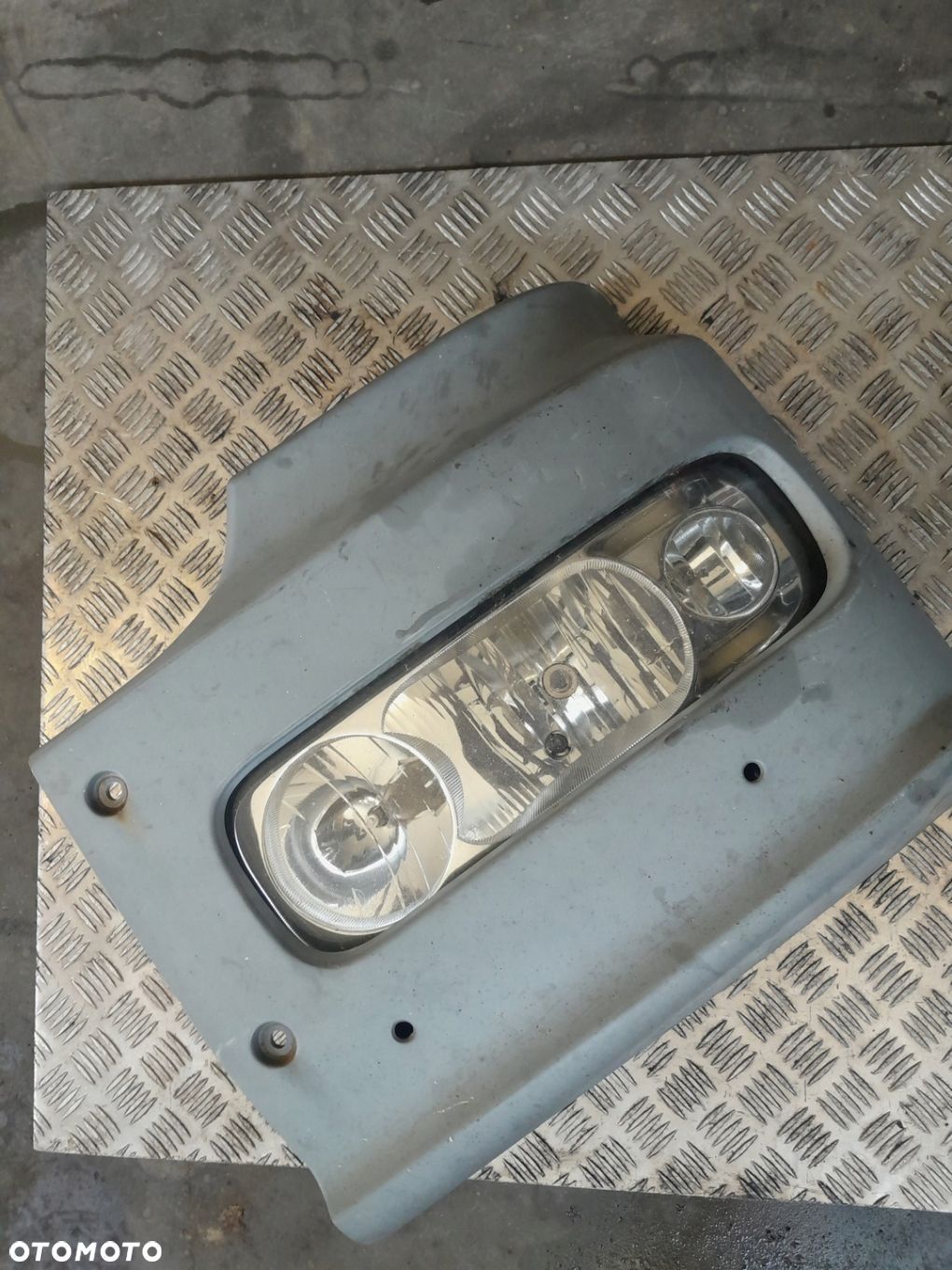 MERCEDES ATEGO 1224 NAROŻNIK OKULAR UCHWYT LAMPY PRAWY LEWY EURO 4 EURO 5 - 1