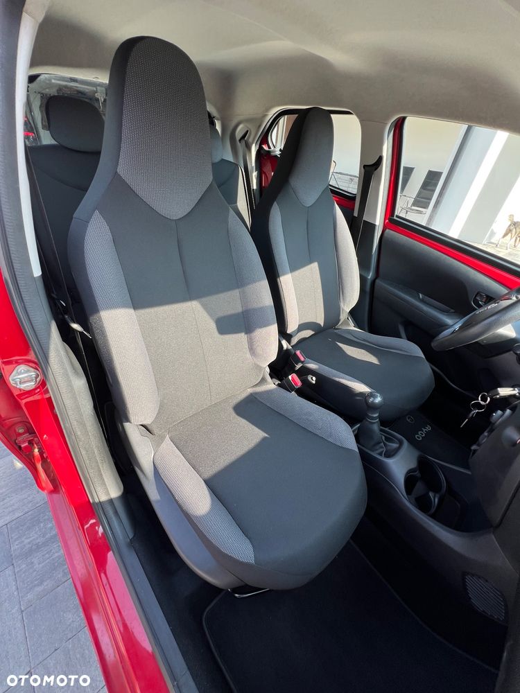 Toyota Aygo x - 21