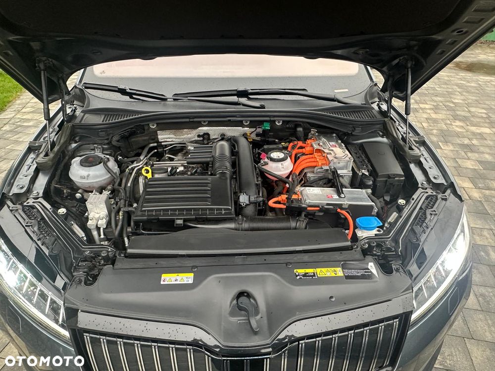Skoda Superb 1.4 TSI Plug-In Hybrid Sportline DSG - 19