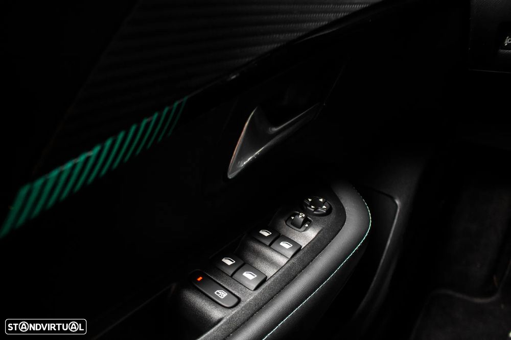 Peugeot e-208 Allure - 18