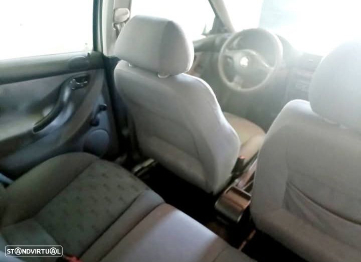 SEAT Leon 1.4 16V Confort - 10