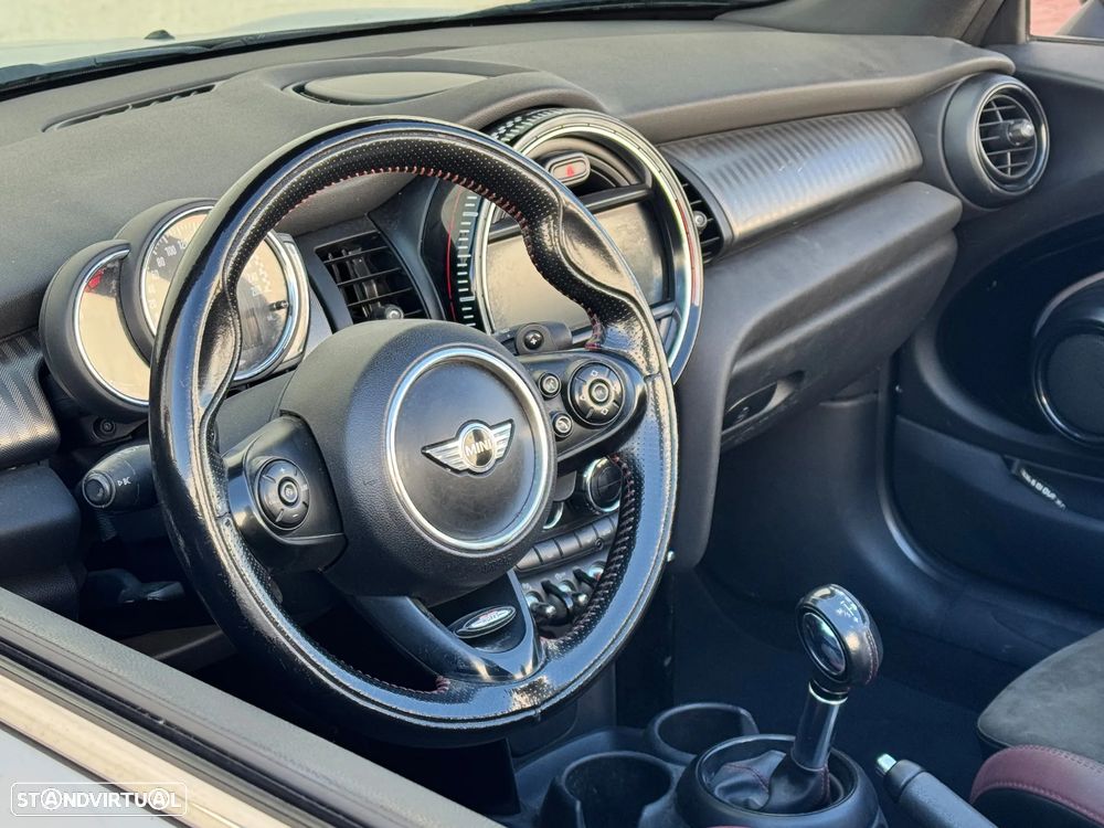 MINI Cabrio John Cooper Works Auto Desportiva - 12