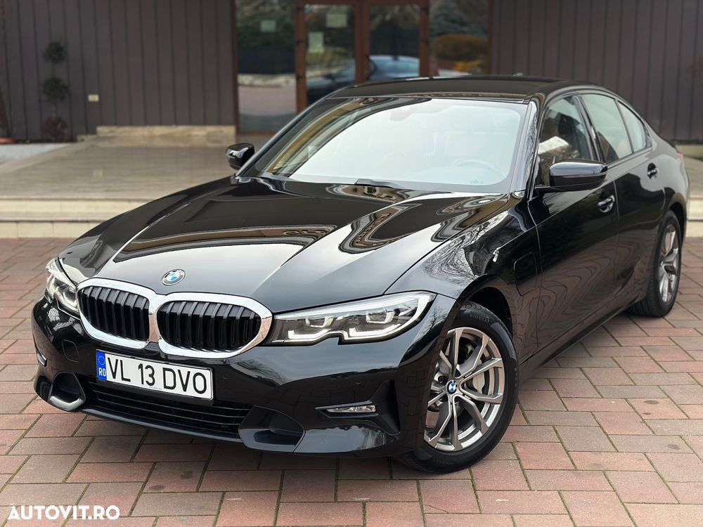 BMW Seria 3 330e Aut. - 1