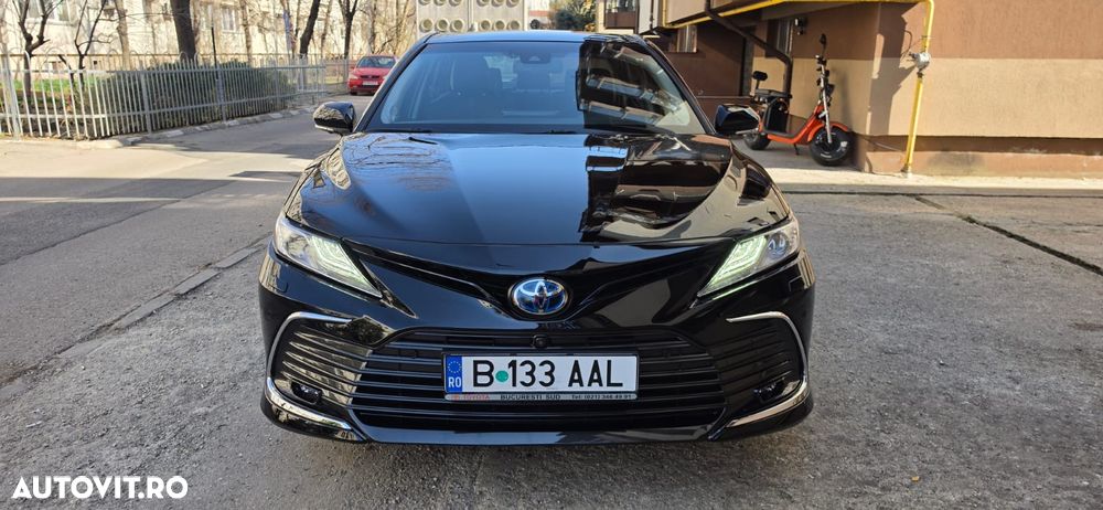 Toyota Camry Luxury - 13