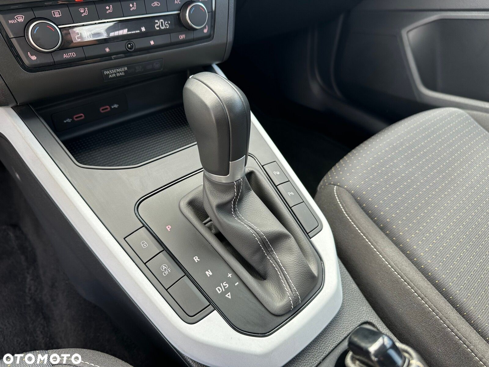 Seat Arona - 8