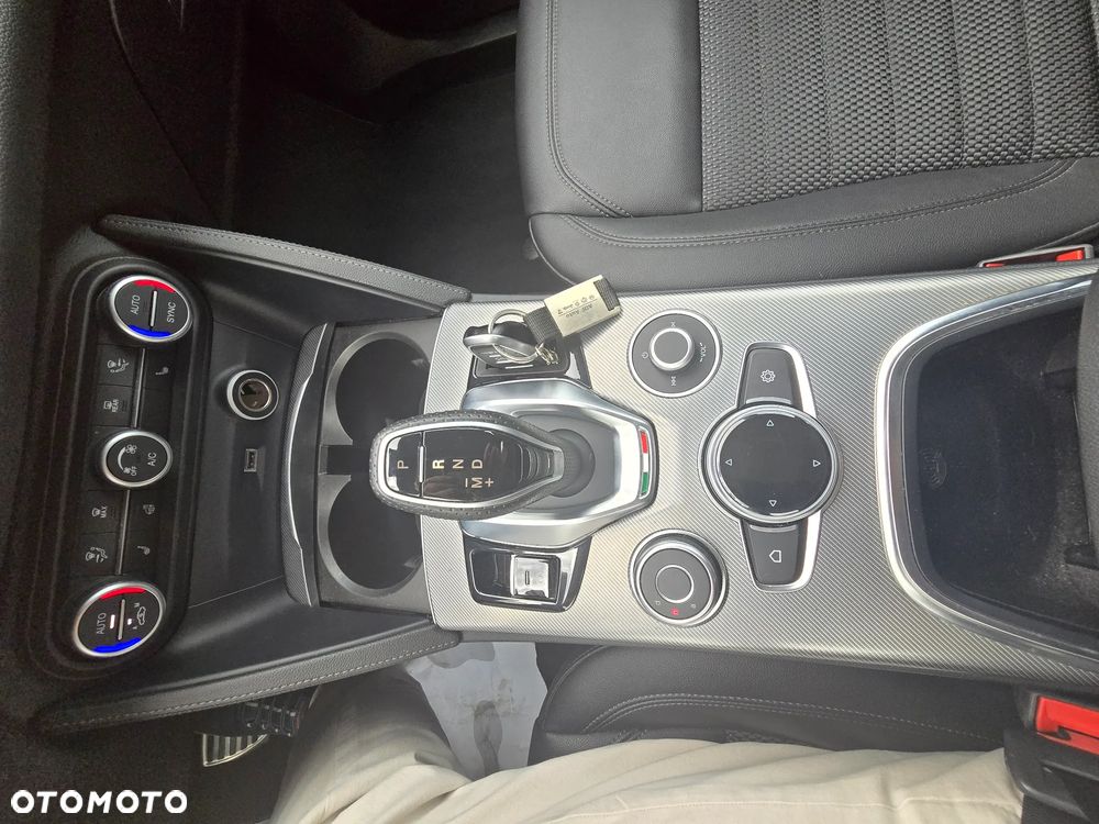 Alfa Romeo Stelvio 2.0 Turbo Sprint Q4 - 27