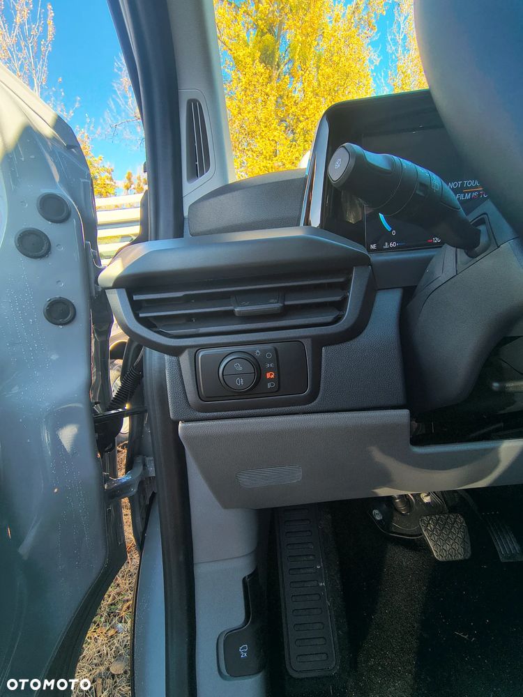 Ford Tourneo Custom - 24