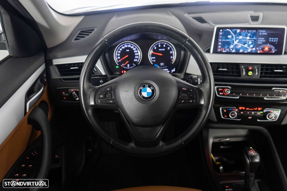 BMW X1 25 e xDrive Corporate Edition - 29