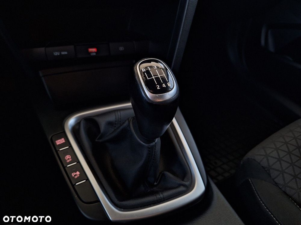 Kia Ceed 1.6 CRDi mHEV M - 28