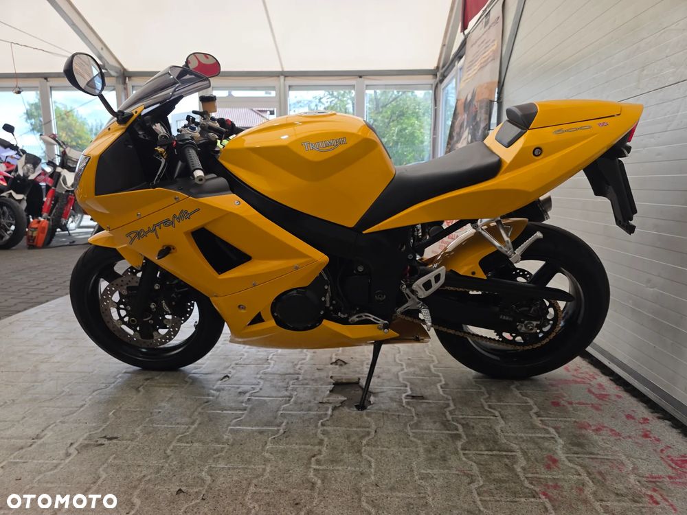 Triumph Daytona - 16