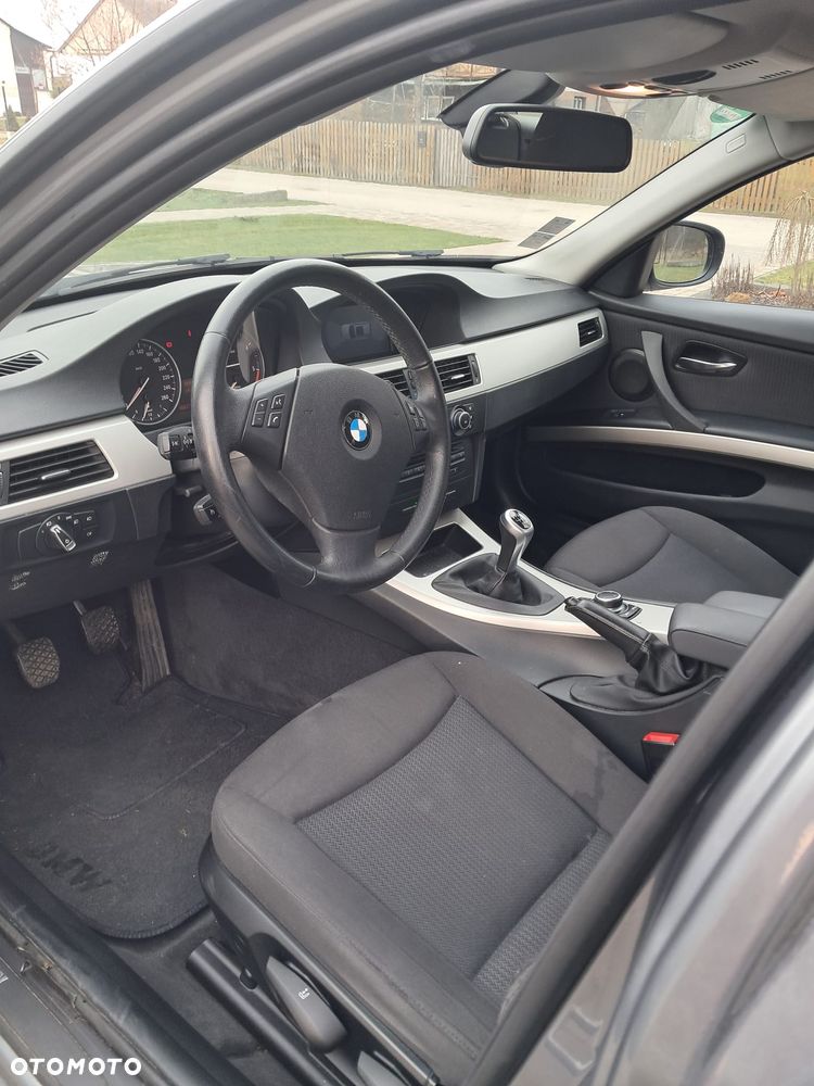BMW Seria 3 318d DPF Edition Exclusive - 8