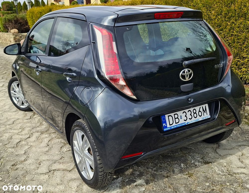 Toyota Aygo x-play touch - 4