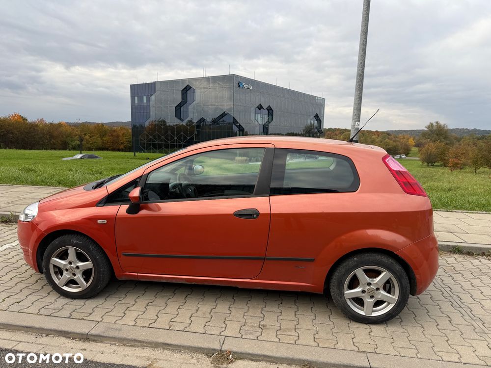Fiat Punto 1.4 16V Dynamic - 2