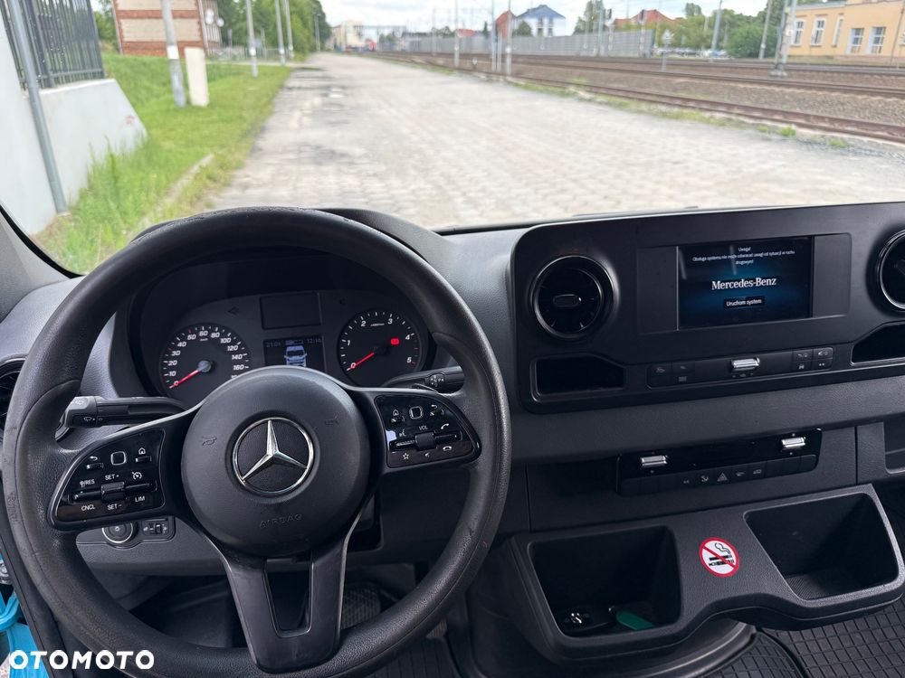 Mercedes-Benz Sprinter - 10