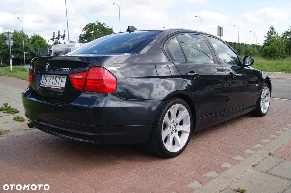 BMW Seria 3 320i Edition Sport - 5