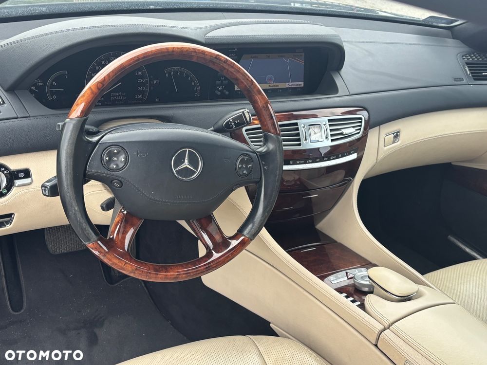 Mercedes-Benz CL 500 - 24