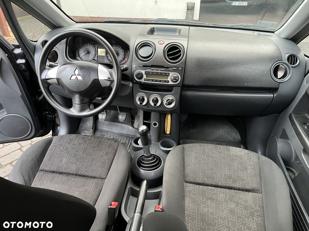 Mitsubishi Colt 1.1 - 11